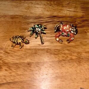 Tropical theme Brooch Set